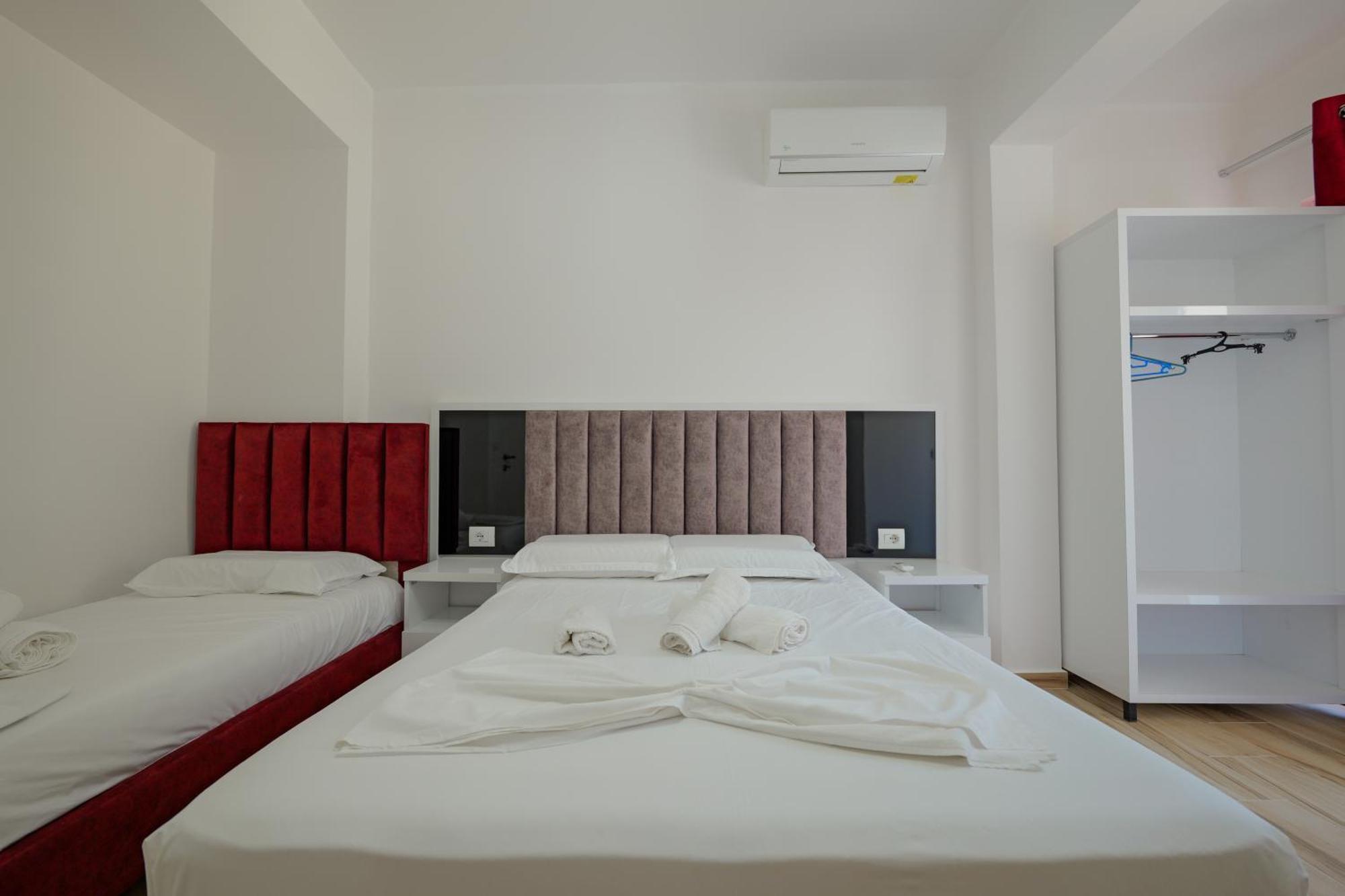 Hotel Take Borsh Exterior foto