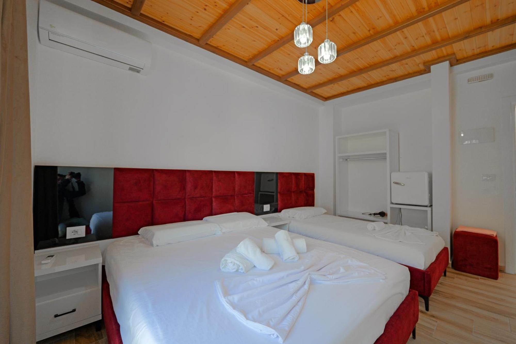 Hotel Take Borsh Exterior foto