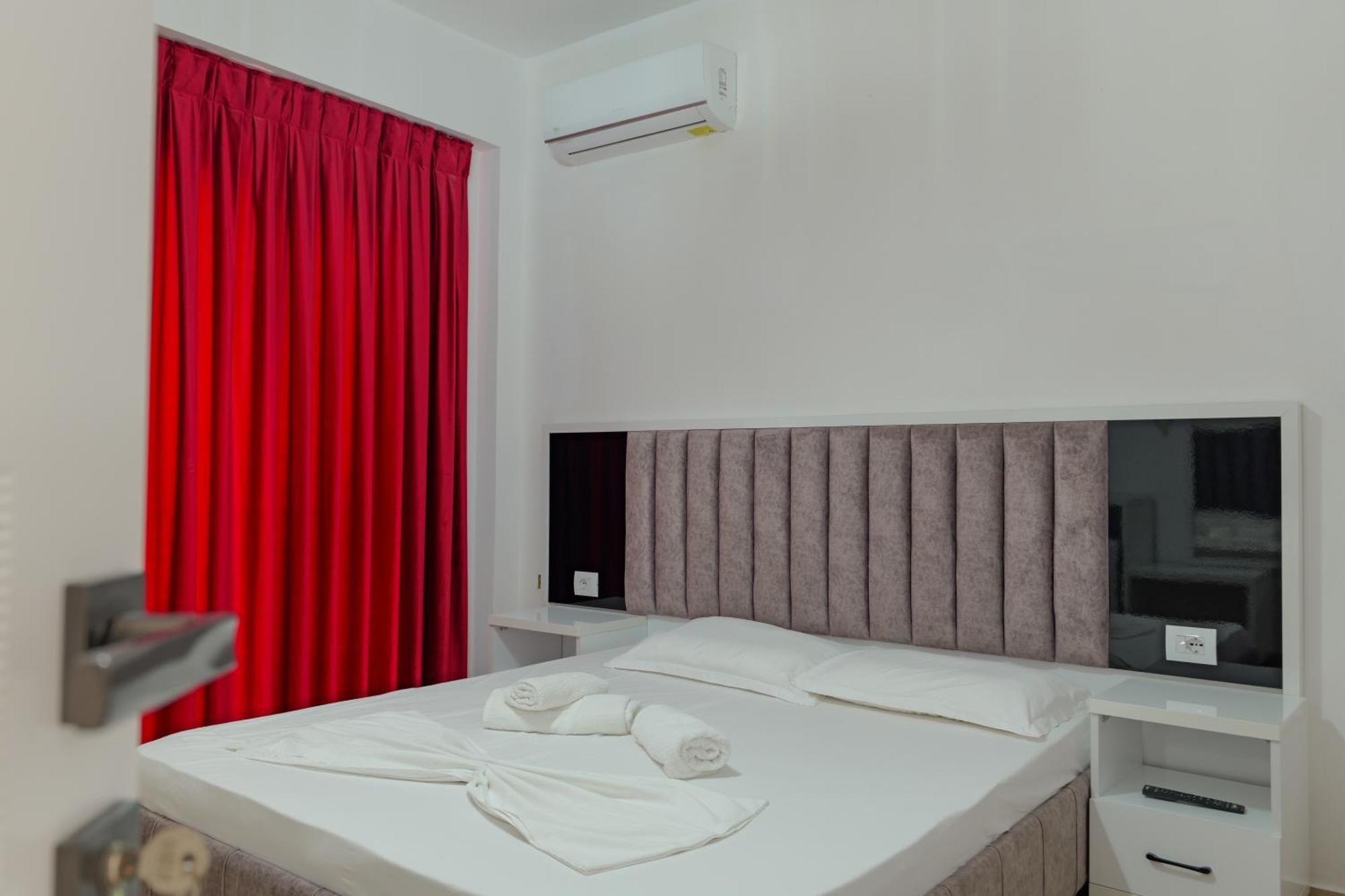 Hotel Take Borsh Exterior foto
