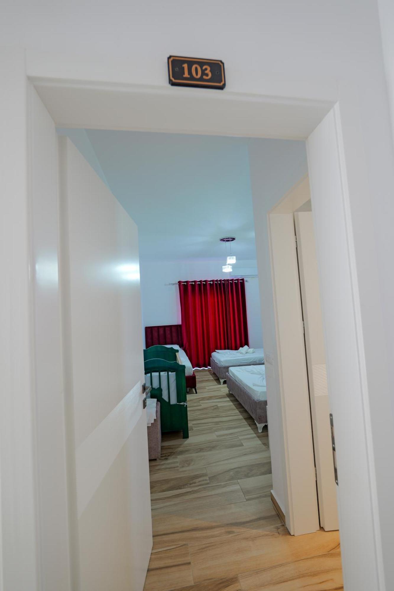 Hotel Take Borsh Exterior foto