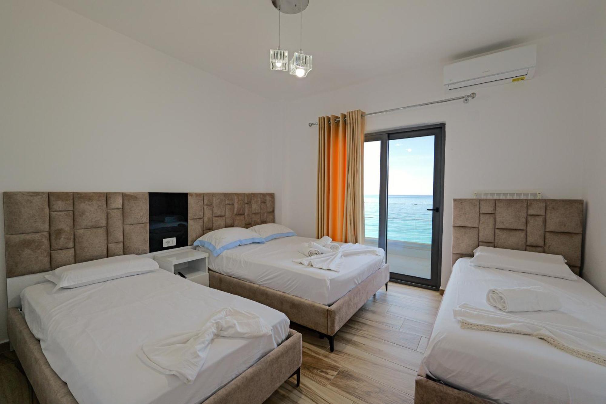 Hotel Take Borsh Exterior foto